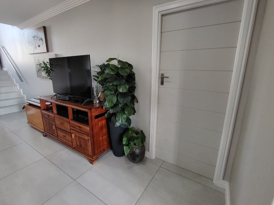 3 Bedroom Property for Sale in Hartenbos Central Western Cape